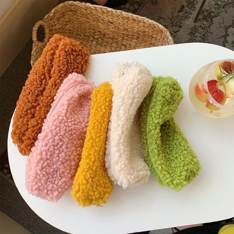 Teddy Pouch Slim – Zachte Wol Look Etui