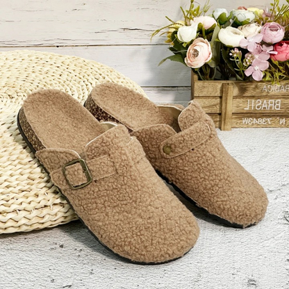 TedFlops – fluffy teddy slippers voor binnen & buiten Khaki